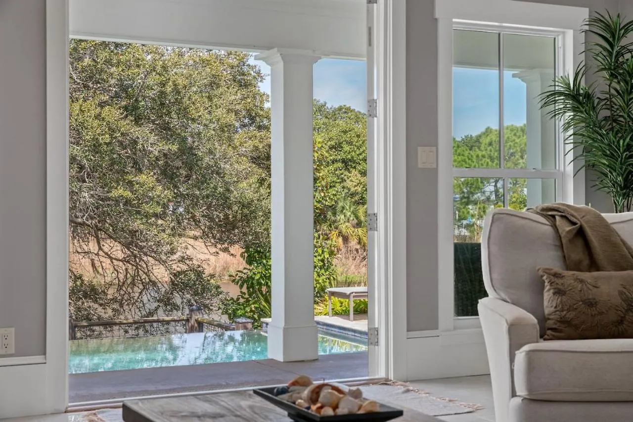 Casa De Riviera, Luxe Infinity Pool, Lakefront, Free Daily Activities, Walk To Beach Villa Panama City Beach 0*,  USA